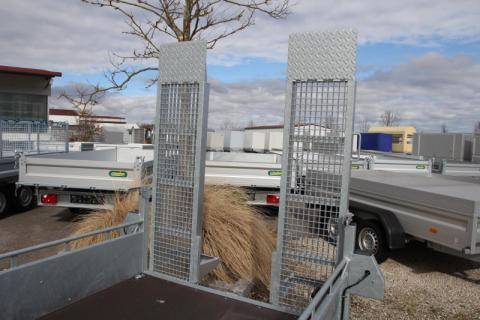 Steel access ramps divided instead of aluminium access ramps
