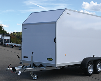 Aerodynamische Front, Stirnwand abgeschrägt 45°, ca. 500 x 500 mm