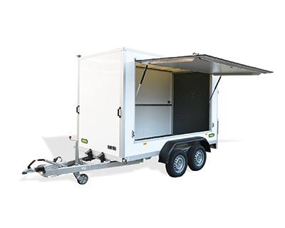 Seitenklappe in Fahrtrichtung rechts mit 2 Gasfedern, Windstützen und außenliegendem Drehstangenverschluss, Öffnungsmaß B x H = 2500 x 1440 mm