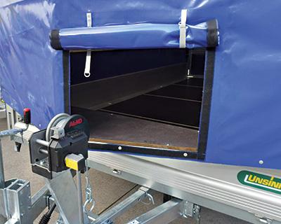 Planenfenster stirnseitig 500 x 500 mm, mit Klettverschluss, für Seilwindendurchführung