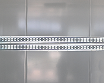 Schlitzankerschiene doppelreihig an der linken Seitenwand montiert, IL 5460 mm