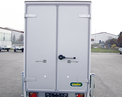 Hecktür doppelflügelig mit Kühlraumverschluss und Edelstahl- Türfeststellern, Durchgangsmaß B x H 1740 x 2290 mm