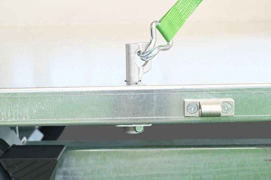 The correct load securing in the trailer UNSINN Fahrzeugtechnik